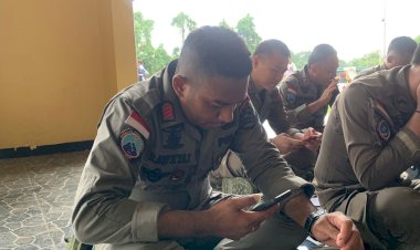 Momen-Haru-Keluarga-Personel-Ops-Damai-Cartenz-2025-Beri-Dukungan-Lewat-Udara