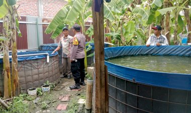 POLSEK-SUKODONO-LAKSANAKAN-PENGECEKAN-PROGRAM-KETAHANAN-PANGAN-BERBASIS-BUDIDAYA-IKAN-LELE-DI-DESA-ANGGASWANGI