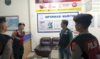 Waspadai-Potensi-Banjir-Rob,-Polres-Pelabuhan-Tanjungperak-dan-BMKG-Kolaborasi-Pantau-Pesisir-Surabaya