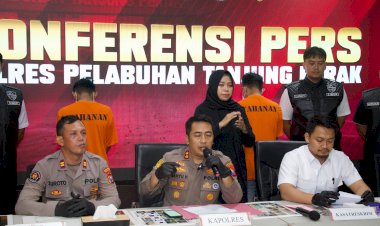 Polres-Pelabuhan-Tanjungperak-Amankan-2-Tersangka-Admin-Grup-Facebook-