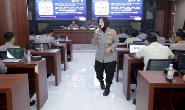 Personel-Polda-Jatim-Ikuti-Pelatihan-Kehumasan-Melalui-E-Learning-Perkuat-Hadapi-Tantangan-Komunikasi-di-Era-Digital