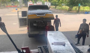 Ambulans-Gratis-Polres-Gresik-Antar-Jenazah-Pahlawan-Devisa-Asal-Desa-Lowayu-ke-Rumah-Duka