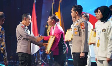 Kapolri-Beri-Apresiasi-ke-Atlet-Polri-dan-Non-Polisi-yang-Berprestasi-di-Sea-Games-2025