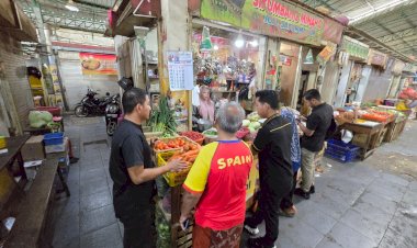 Jelang-Ramadhan-Satgas-Pangan-Polres-Gresik-Sidak-Pasar
