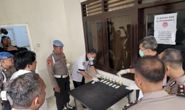 Mendadak!-Polres-Madiun-Gelar-Test-Urine-Bagi-PJU-dan-Kapolsek-Wujudkan-Zero-Narkoba