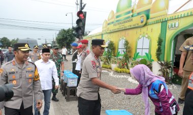 Kapolda-Jatim-Tinjau-Kesiapan-Posyan-Terpadu-Alun---alun-Kota-dan-Pospam-Kenanten-Mojokerto