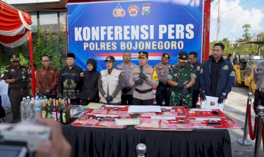 Polres-Bojonegoro-Bongkar-Jaringan-Peredaran-Sabu-dan-Ganja,-13-Tersangka-Ditangkap