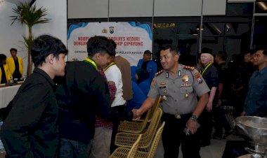 Kapolres-Kediri-Silaturahmi-dan-Dialog-Terbuka-Bersama-Mahasiswa,-Wujudkan-Kamtibmas-Kondusif
