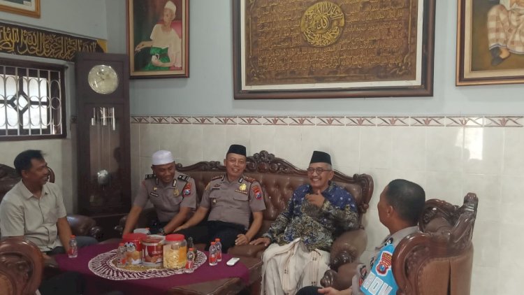 Kapolsek-Jabon-Silaturahmi-dengan-Tokoh-NU-Sidoarjo,-Perkuat-Sinergi-Jaga-Kamtibmas