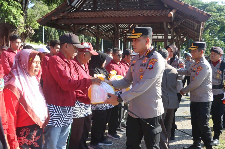 Polresta Banyuwangi Salurkan 1.500 Paket Sembako Jelang Hari Bhayangkara ke-79