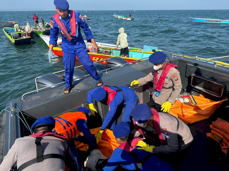 Update Laka Laut di Pasuruan: Tim SAR Ditpolairud Polda Jatim Kembali Berhasil Evakuasi 2 Korban Meninggal di Perairan Lekok