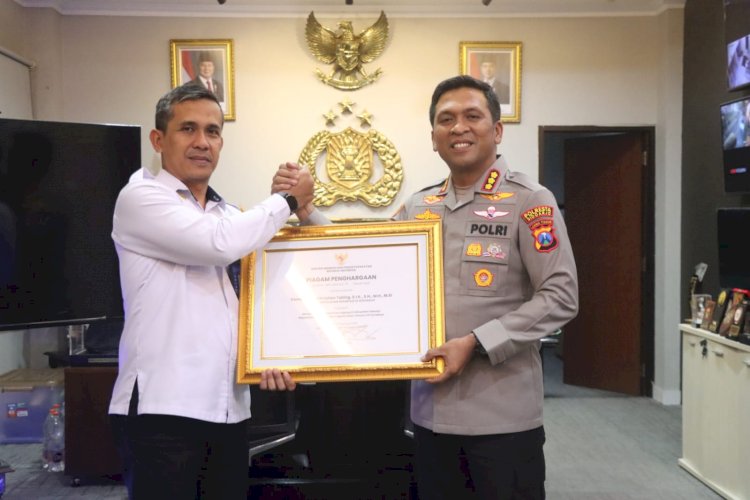Kapolresta Sidoarjo Terima Penghargaan Menteri Imigrasi dan Pemasyarakatan